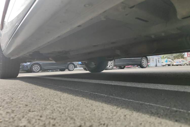Used Haval JOLION 2021 1.5T Automatic Four-Door Version Right Side Sill