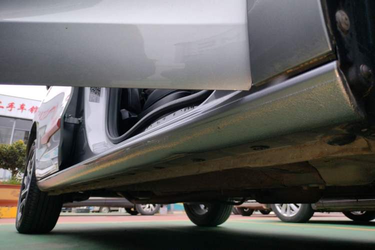 Used Haval JOLION 2021 1.5T Automatic Grand Three-Volume Version Right Side Sill