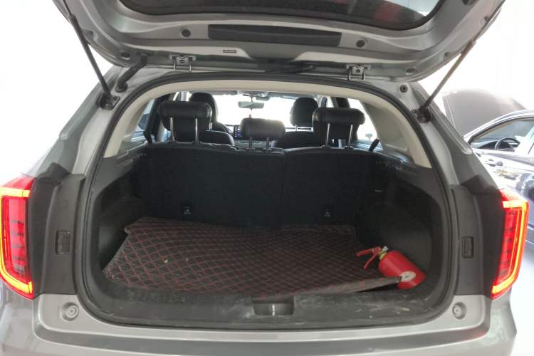 Used Haval JOLION 2021 1.5T Automatic Grand Three-Volume Version Trunk