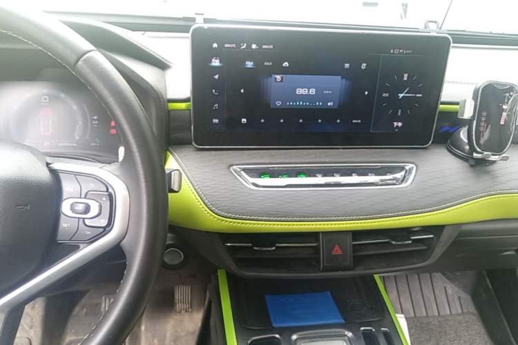 Used Haval JOLION 2021 1.5T Automatic Four-Door Version Audio And AC Panel