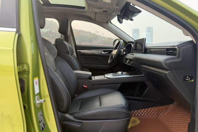 Used Haval JOLION 2021 1.5T Automatic Four-Door Version Interior 8