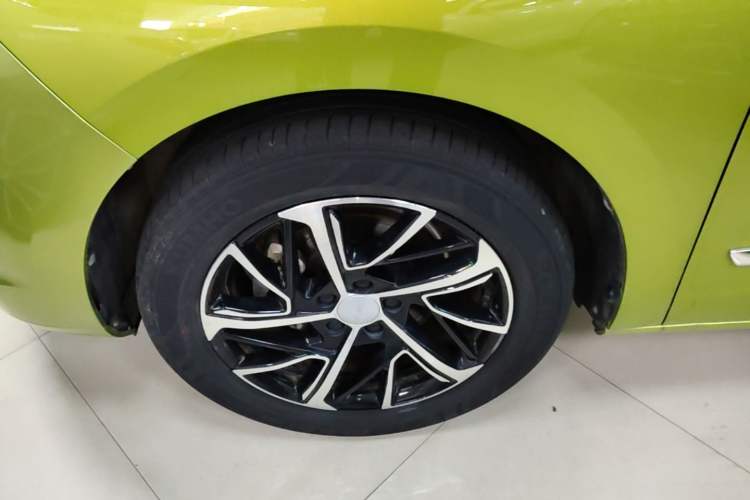 Used Haval JOLION 2021 1.5T Automatic Grand Three-Volume Version Left Front Wheel Hub
