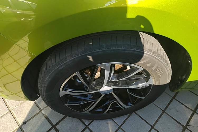 Used Haval JOLION 2021 1.5T Automatic Four-Door Version Left Front Wheel Hub