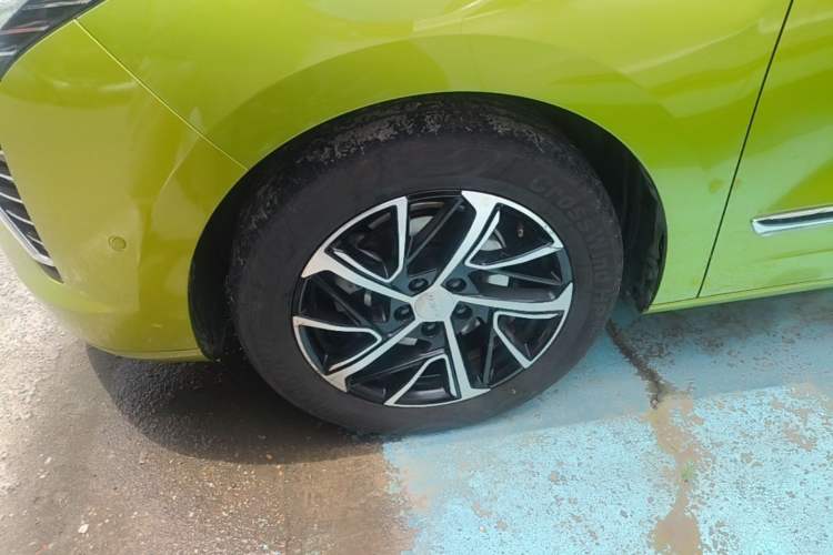 Used Haval JOLION 2021 1.5T Automatic Four-Door Version Left Front Wheel Hub