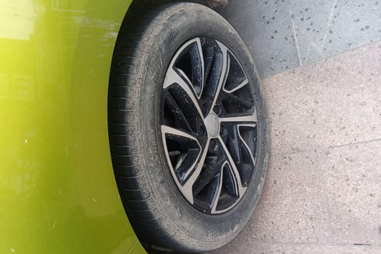 Used Haval JOLION 2021 1.5T Automatic Four-Door Version Left Front Wheel Hub