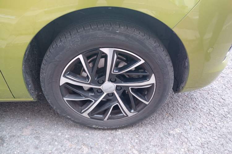 Used Haval JOLION 2021 1.5T Automatic Four-Door Version Right Front Wheel Hub