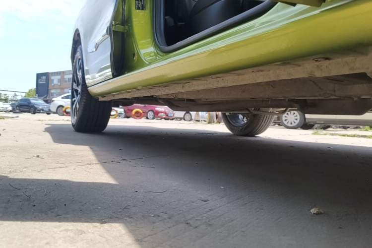 Used Haval JOLION 2021 1.5T Automatic Four-Door Version Right Side Sill