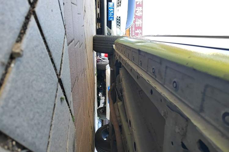 Used Haval JOLION 2021 1.5T Automatic Four-Door Version Right Side Sill