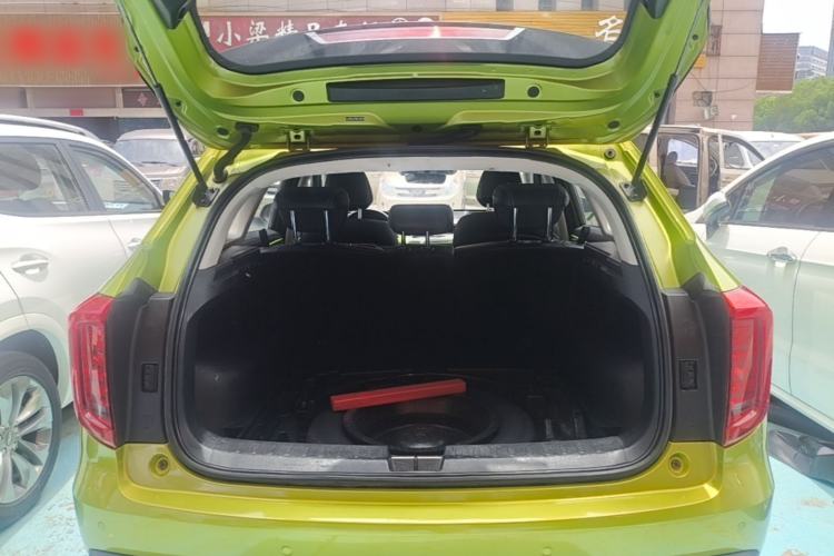 Used Haval JOLION 2021 1.5T Automatic Four-Door Version Trunk