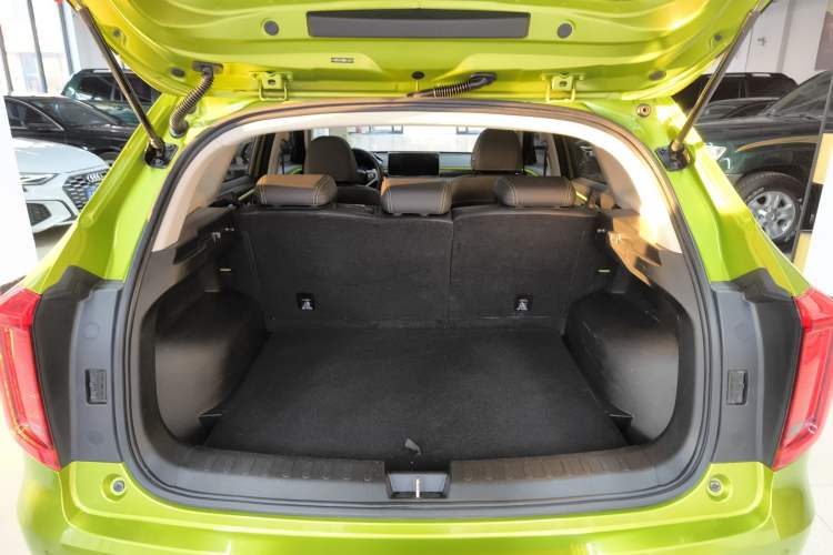 Used Haval JOLION 2021 1.5T Automatic Four-Door Version Trunk