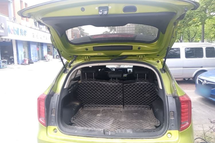 Used Haval JOLION 2021 1.5T Automatic Four-Door Version Trunk