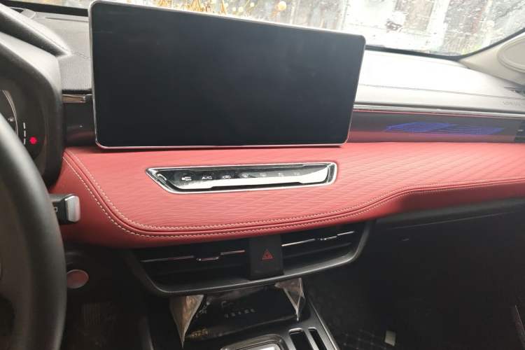 Used Haval JOLION 2021 1.5T Automatic Four-Door Version Audio And AC Panel