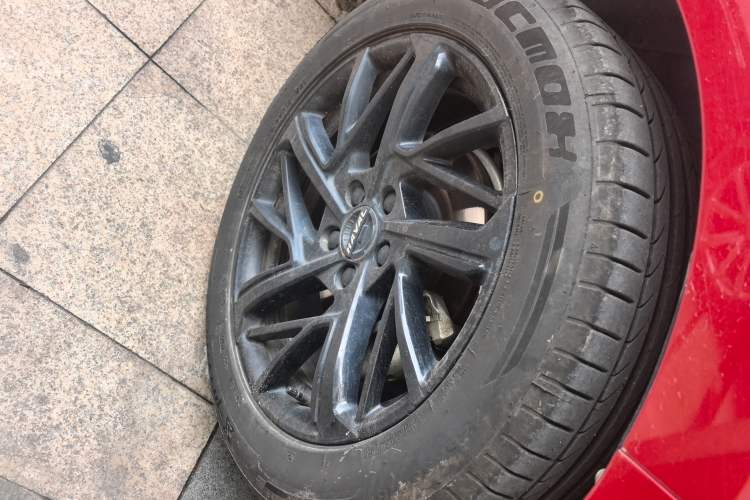 Used Haval JOLION 2021 1.5T Automatic Four-Door Version Exterior 4