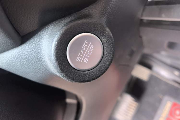 Used Haval JOLION 2021 1.5T Automatic Four-Door Version Interior 1
