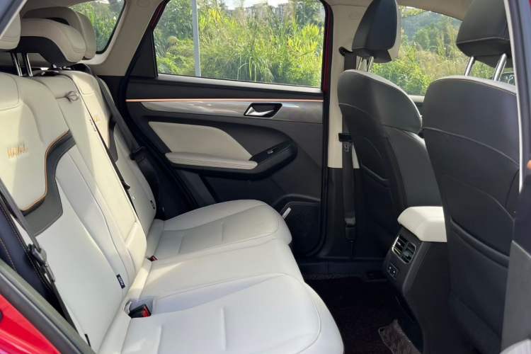 Used Haval JOLION 2021 1.5T Automatic Four-Door Version Interior 3