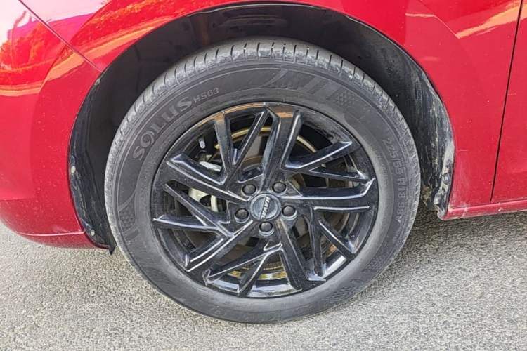 Used Haval JOLION 2021 1.5T Automatic Grand Three-Volume Version Left Front Wheel Hub