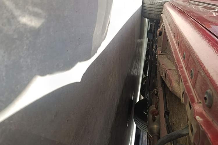 Used Haval JOLION 2021 1.5T Automatic Four-Door Version Left Side Sill