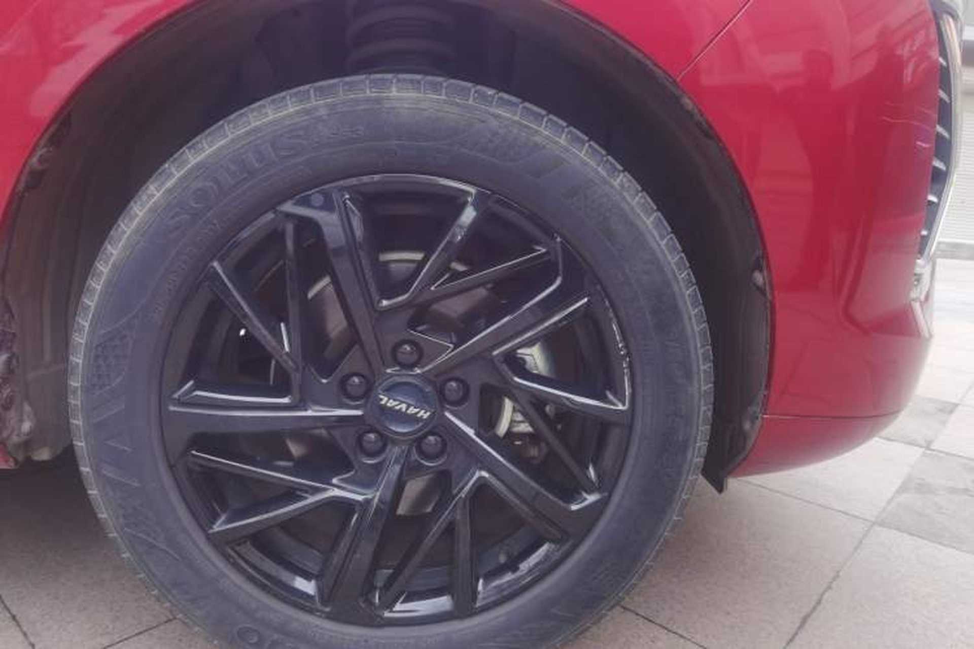 Used Haval JOLION 2021 1.5T Automatic Four-Door Version Right Front Wheel Hub