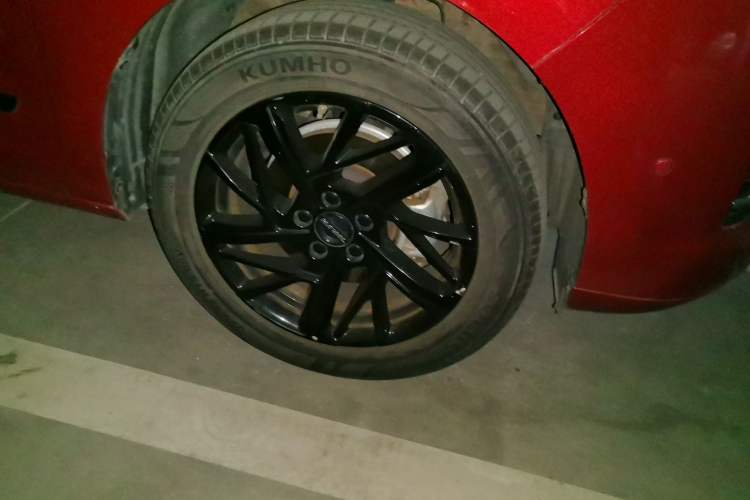 Used Haval JOLION 2021 1.5T Automatic Four-Door Version Right Front Wheel Hub