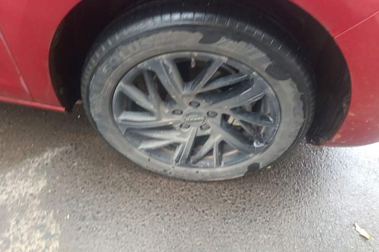 Used Haval JOLION 2021 1.5T Automatic Grand Three-Volume Version Right Front Wheel Hub