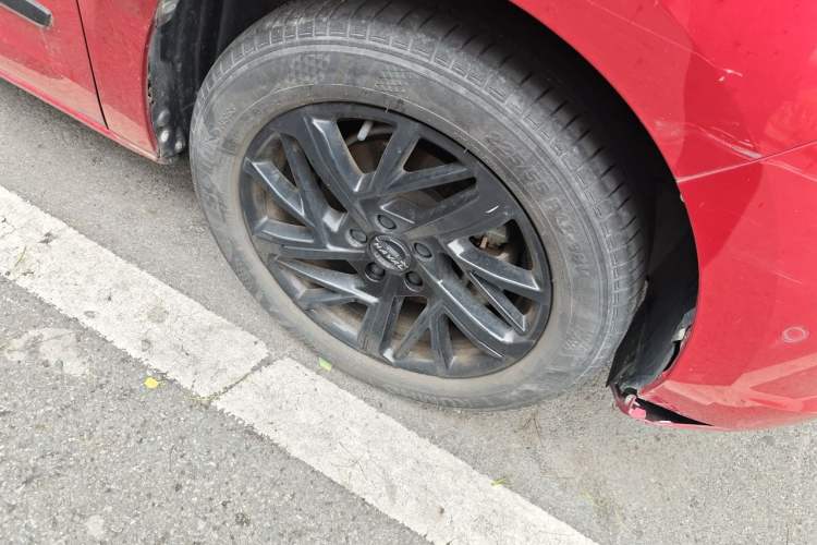 Used Haval JOLION 2021 1.5T Automatic Four-Door Version Right Front Wheel Hub