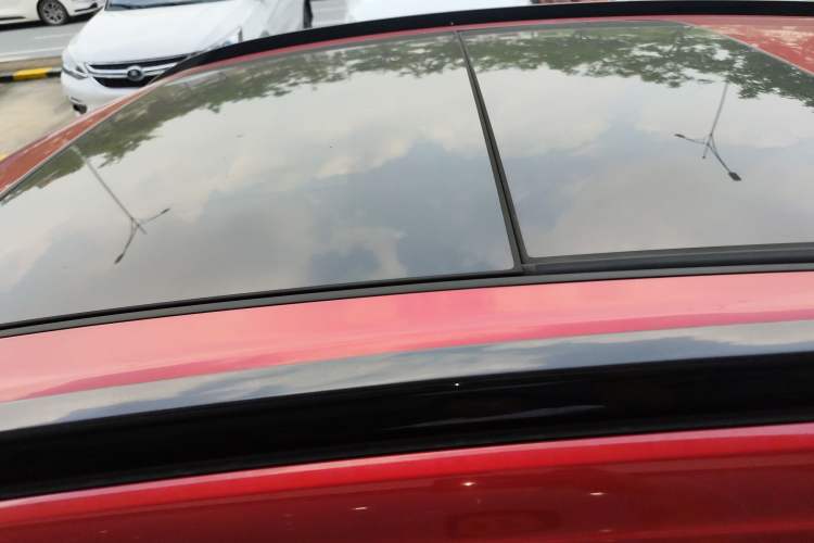 Used Haval JOLION 2021 1.5T Automatic Four-Door Version Roof