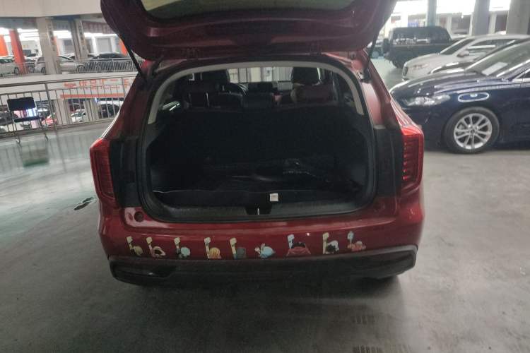 Used Haval JOLION 2021 1.5T Automatic Four-Door Version Trunk