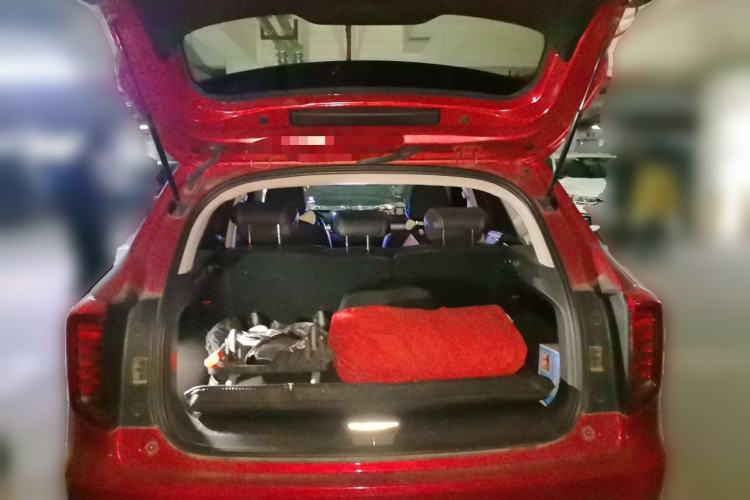 Used Haval JOLION 2021 1.5T Automatic Four-Door Version Trunk