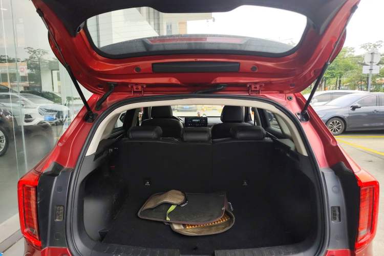 Used Haval JOLION 2021 1.5T Automatic Four-Door Version Trunk