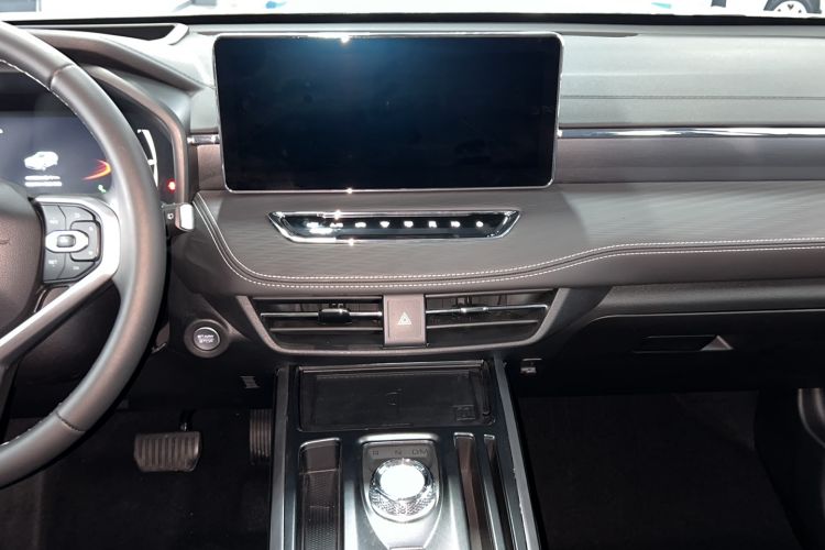 Used Haval JOLION 2021 1.5T Automatic Four-Door Version Audio And AC Panel