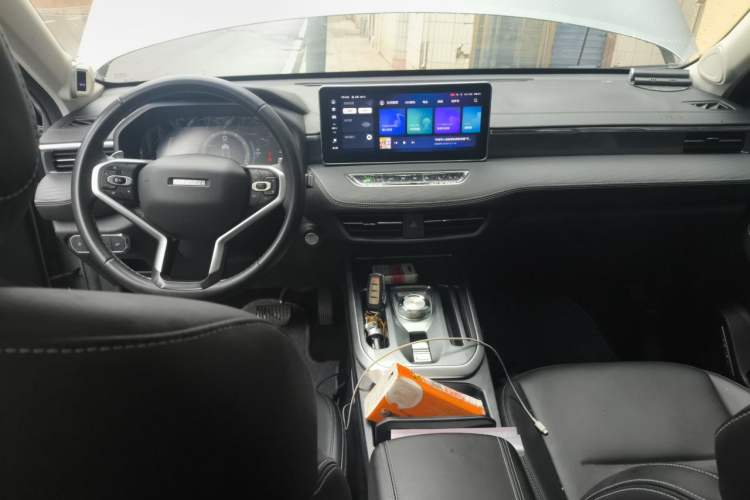 Used Haval JOLION 2021 1.5T Automatic Grand Three-Volume Version Center Console