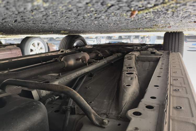 Used Haval JOLION 2021 1.5T Automatic Four-Door Version Chassis Rear Left