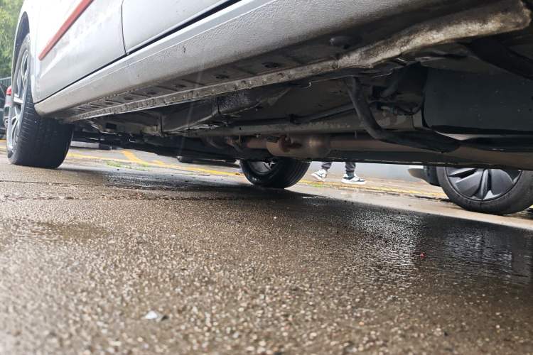 Used Haval JOLION 2021 1.5T Automatic Four-Door Version Chassis Rear Left