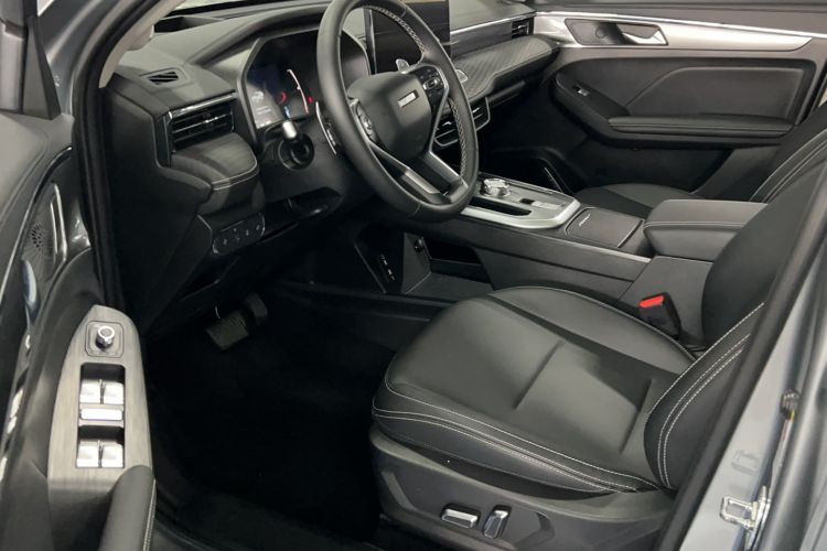 Used Haval JOLION 2021 1.5T Automatic Four-Door Version Interior 2