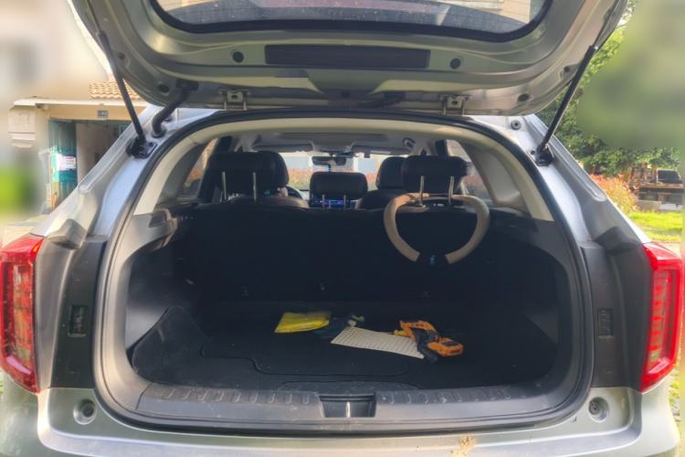 Used Haval JOLION 2021 1.5T Automatic Grand Three-Volume Version Trunk