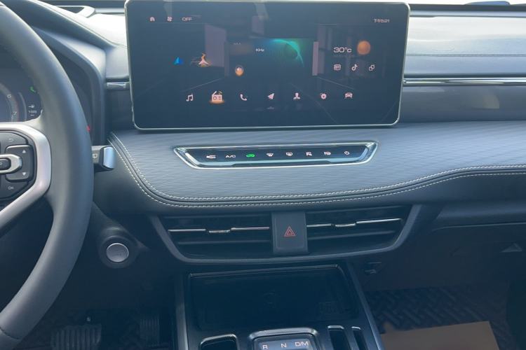 Used Haval JOLION 2021 1.5T Automatic Four-Door Version Audio And AC Panel