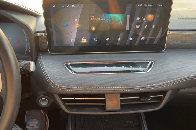 Used Haval JOLION 2021 1.5T Automatic Four-Door Version Audio And AC Panel