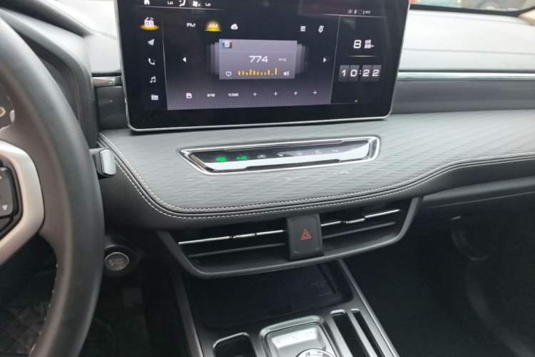 Used Haval JOLION 2021 1.5T Automatic Four-Door Version Audio And AC Panel
