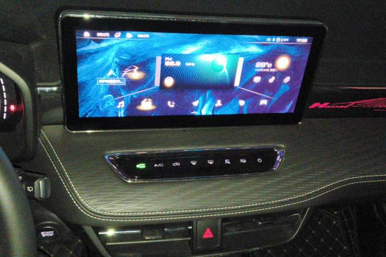 Used Haval JOLION 2021 1.5T Automatic Four-Door Version Audio And AC Panel