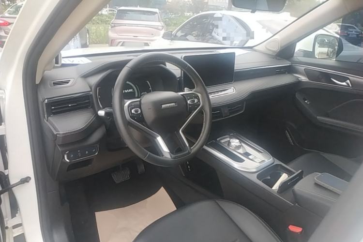 Used Haval JOLION 2021 1.5T Automatic Grand Three-Volume Version Center Console