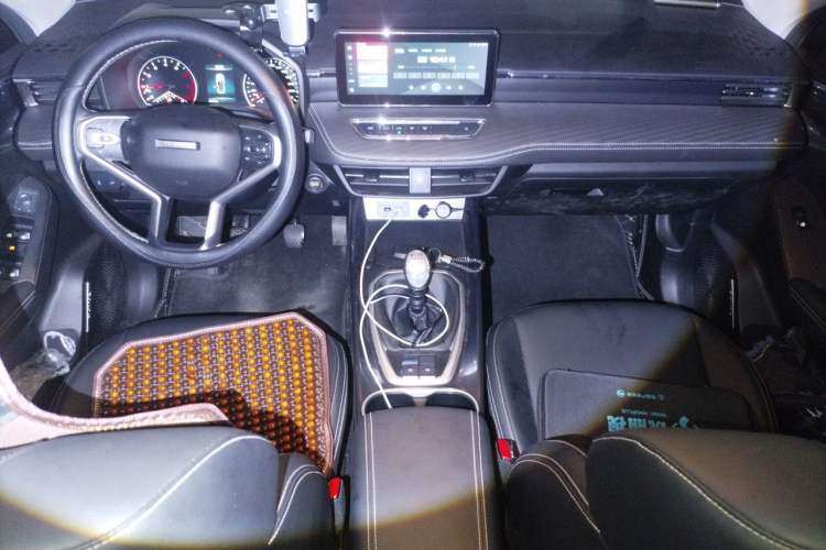 Used Haval JOLION 2021 1.5T Manual - Big Second Edition Center Console