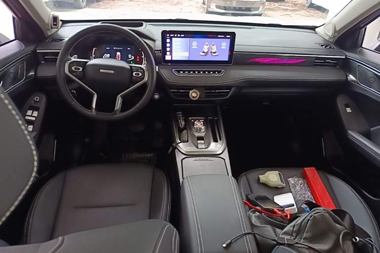 Used Haval JOLION 2021 1.5T Automatic Four-Door Version Center Console