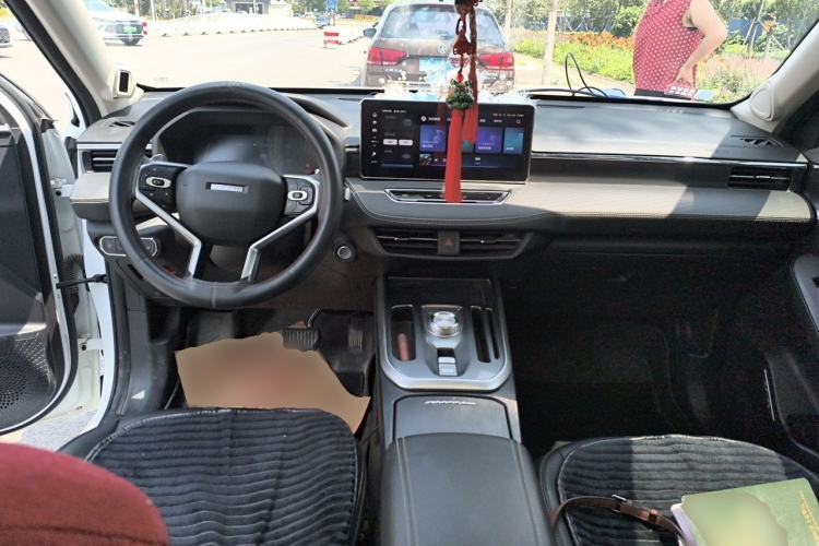 Used Haval JOLION 2021 1.5T Automatic Grand Three-Volume Version Center Console