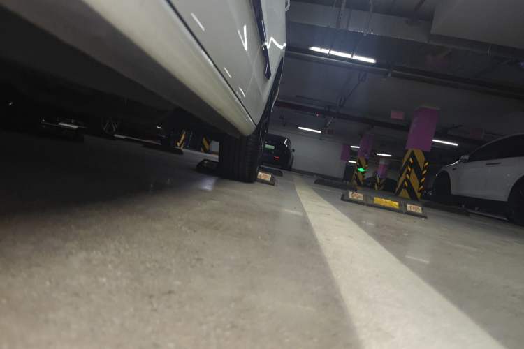 Used Haval JOLION 2021 1.5T Automatic Grand Three-Volume Version Chassis Front Left