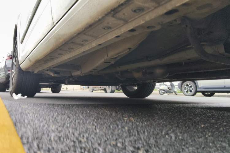 Used Haval JOLION 2021 1.5T Automatic Four-Door Version Chassis Rear Left