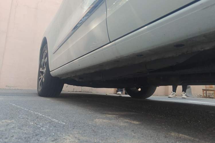 Used Haval JOLION 2021 1.5T Automatic Four-Door Version Chassis Rear Left