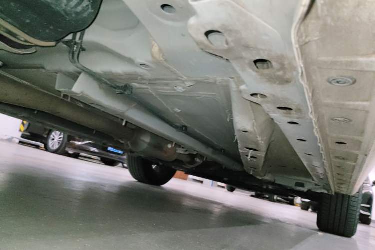 Used Haval JOLION 2021 1.5T Automatic Grand Three-Volume Version Chassis Rear Right