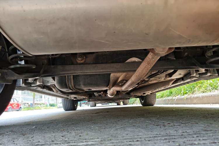Used Haval JOLION 2021 1.5T Automatic Four-Door Version Chassis Rear