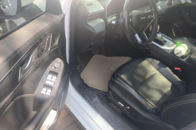 Used Haval JOLION 2021 1.5T Automatic Four-Door Version Driver Seat