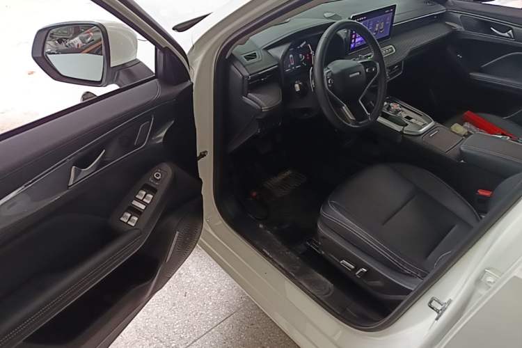 Used Haval JOLION 2021 1.5T Automatic Four-Door Version Driver Seat